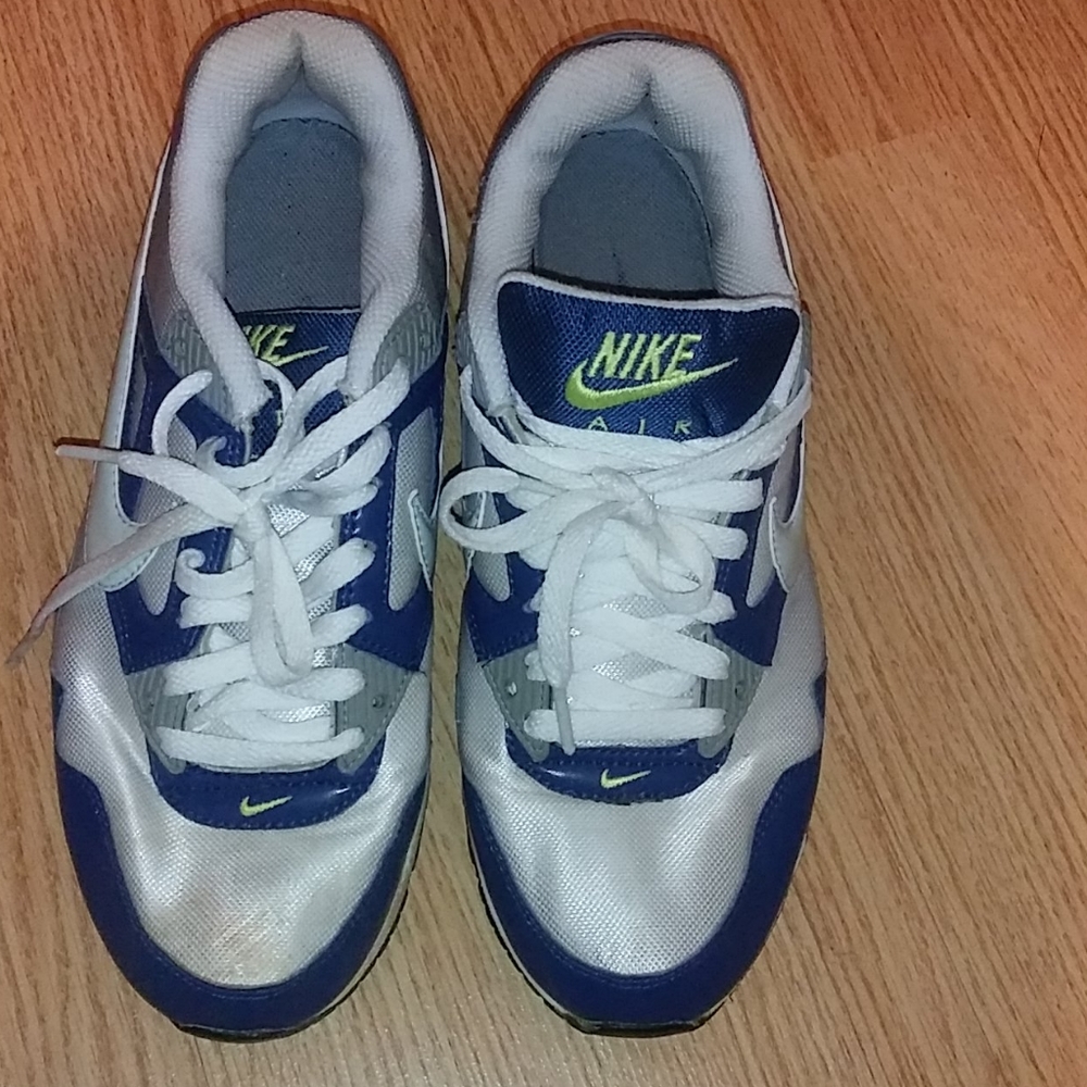 Nike Tennis Shoes 7.5M